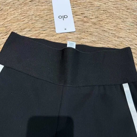 Alo Yoga Ribbed Sweater Knit Highline Flare Pant - Picture 5 of 6